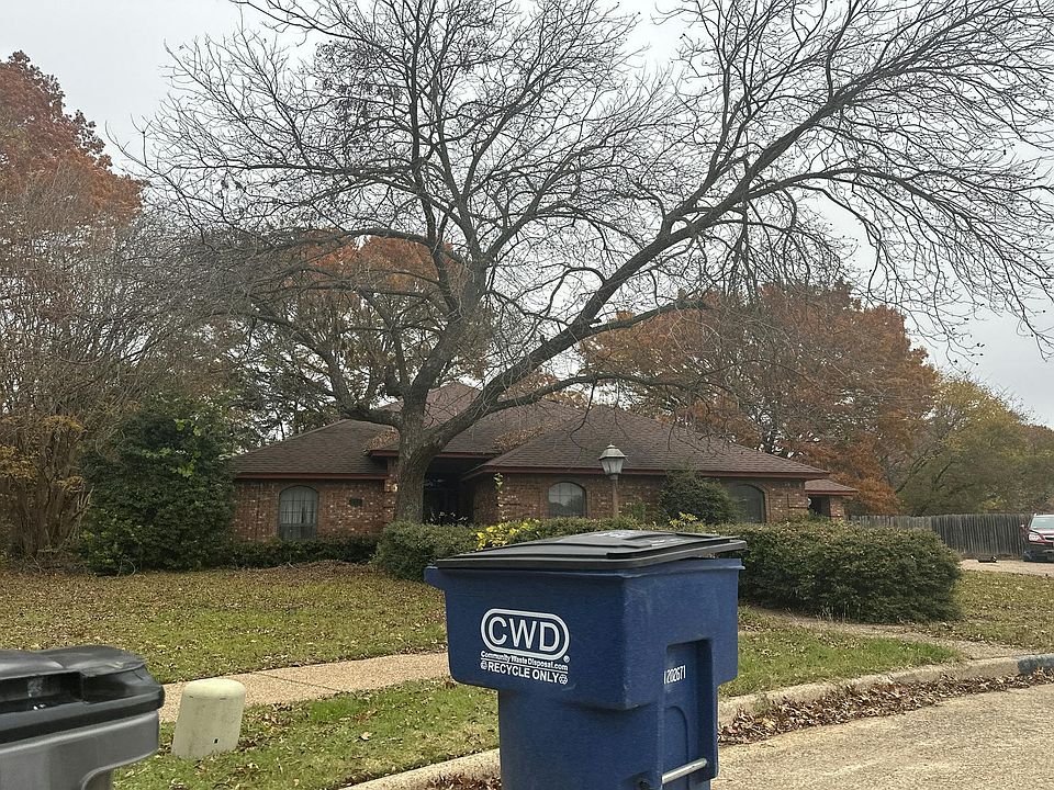 1st image of 842 Mill Creek Cir