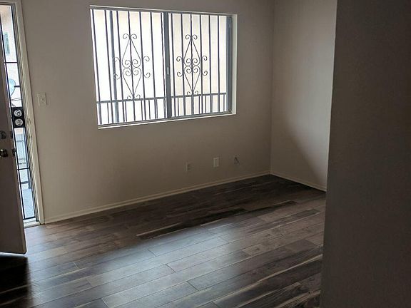 3rd image of 3856 W 132nd St APT 1