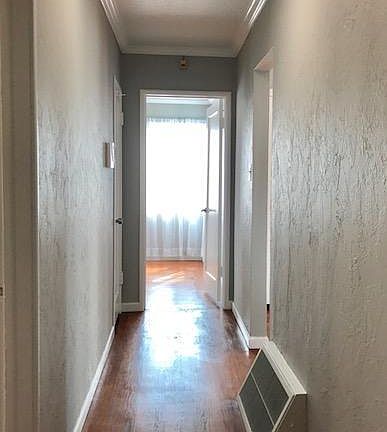 5th image of 2511 Truman Ave