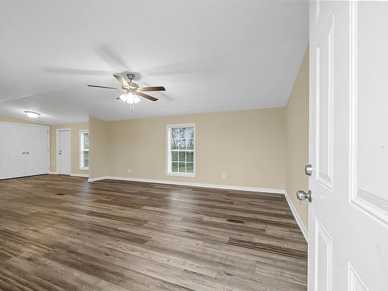 315 Jennifer St — Photo 3