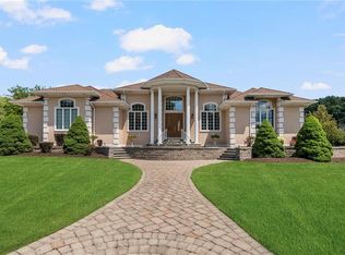 8 Steeple Ln, Lincoln, RI 02865