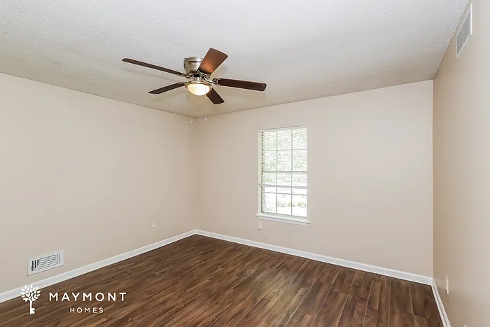 1684 Regency Pl — Photo 11