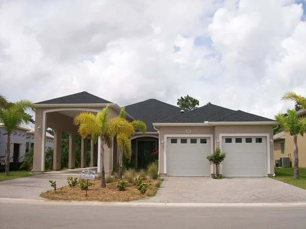 285 Harmony Ln, Titusville, FL 32780