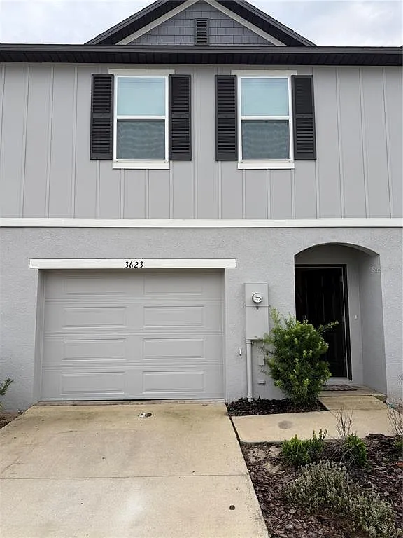 3 bed, 2.5 bath, 1652 sqft, $2,100 — Photo 1
