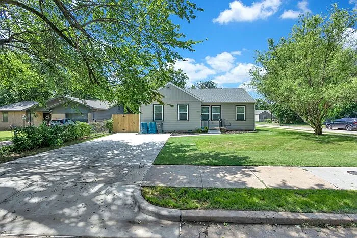 4 bed, 2.0 bath, 1460 sqft, $1,700 — Photo 3
