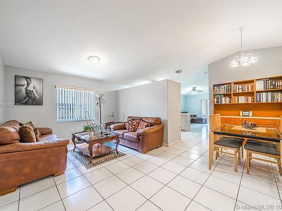 4th image of 9977 NW 127th St