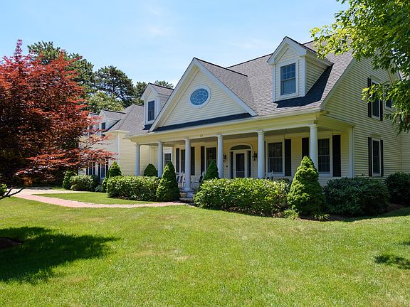 3rd image of 63 Farm Valley Rd