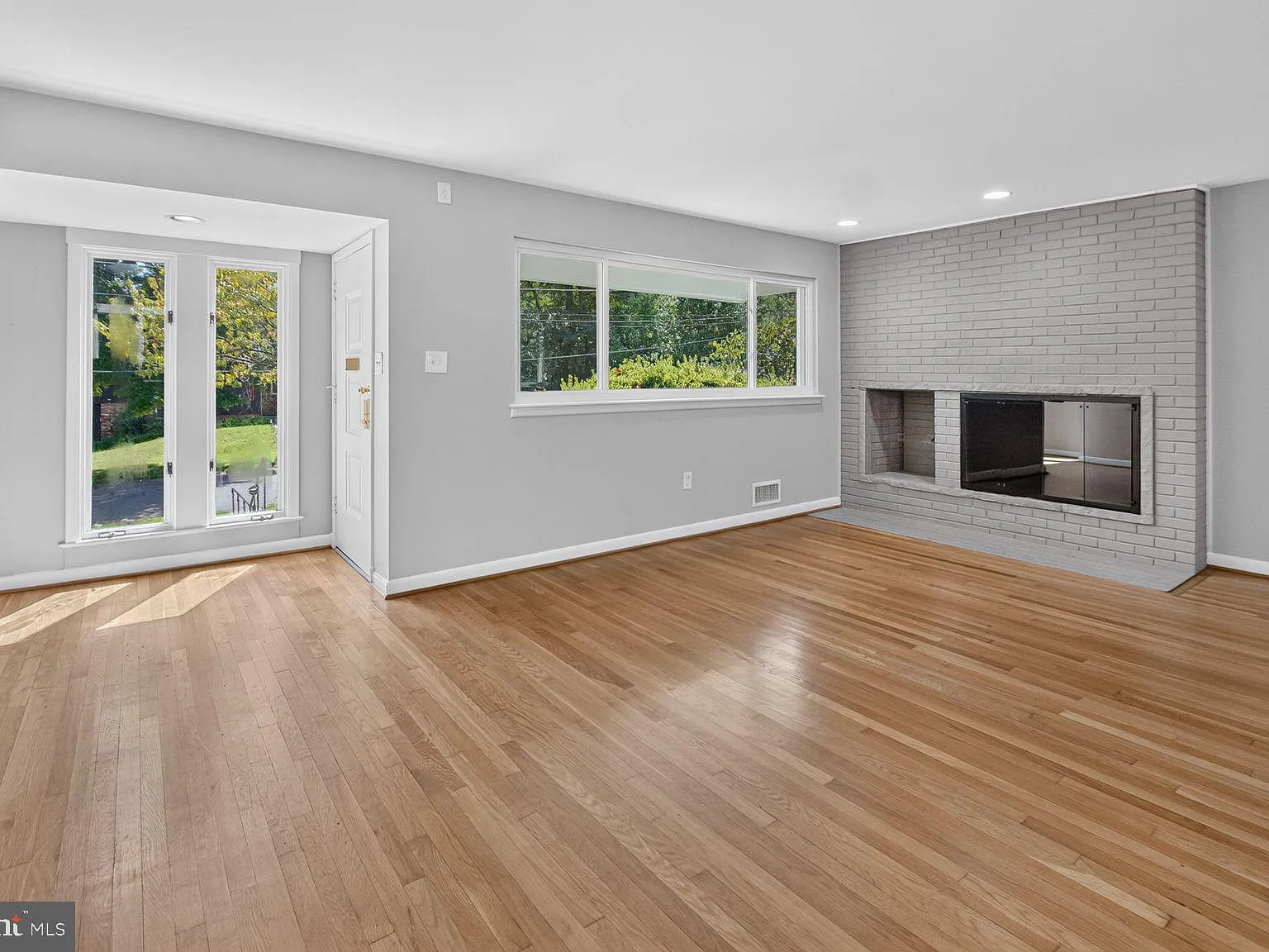 4 bed, 3.0 bath, 3342 sqft, $4,850 — Photo 4