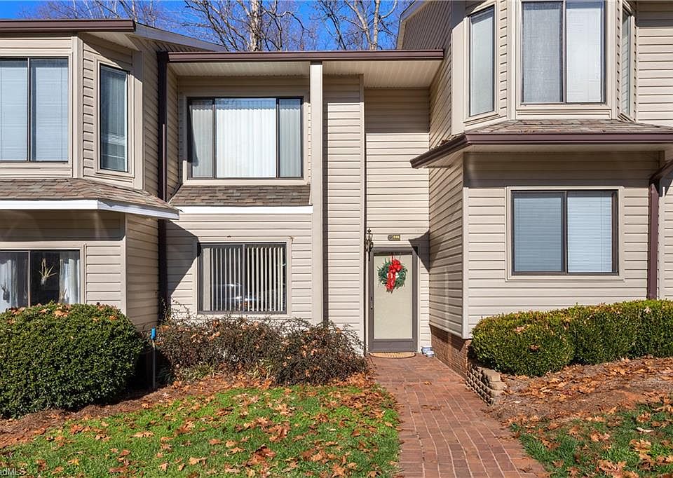 1st image of 318 Winding Forest Dr