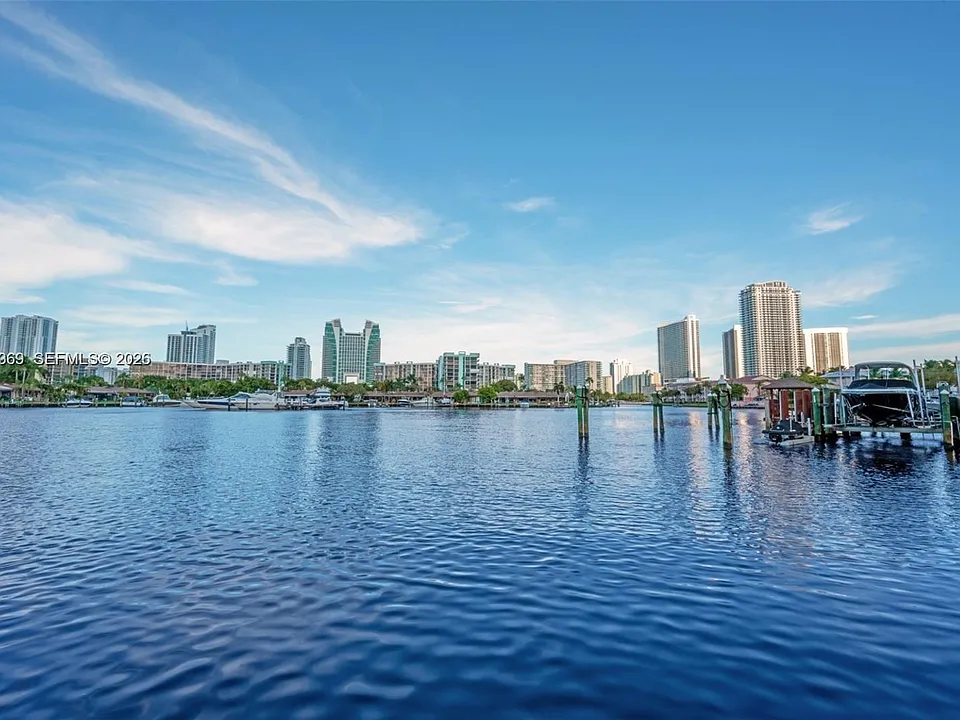 500 Three Islands Blvd #306