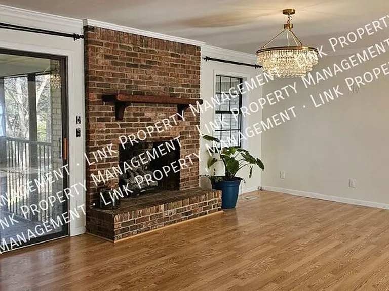 9328 Berkshire Cir — Photo 4