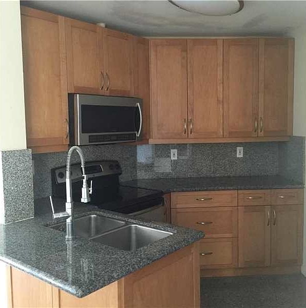 1st image of 660 W Park Dr APT 205