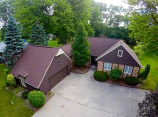 7161 Three Mile Rd, Bay City, MI 48706