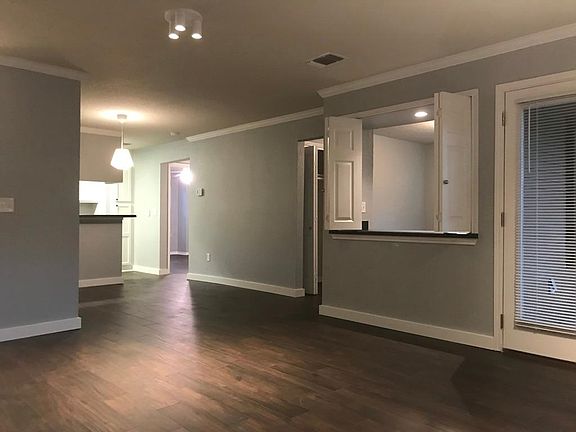 3rd image of 10955 Wurzbach Rd APT 1001
