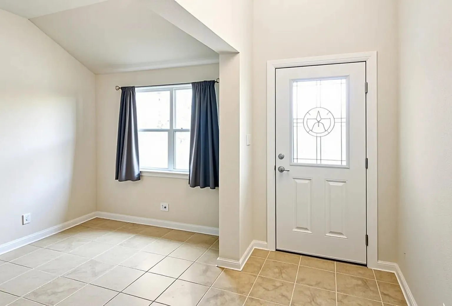 4 bed, 2.0 bath, 1674 sqft, $2,100 — Photo 2