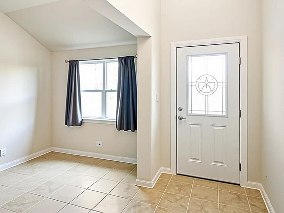 2nd image of 21102 Niagara Cv