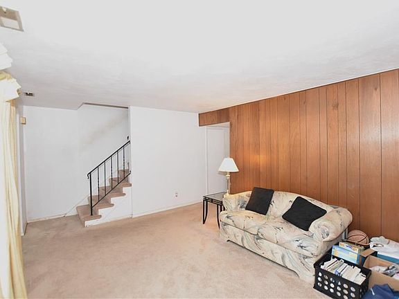 3rd image of 759 Lake Edward Dr
