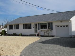 160 Amherst Dr, Bayville, NJ 08721