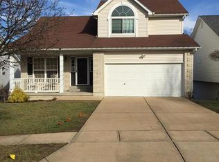 914 Winter Lake Dr, Fenton, MO 63026