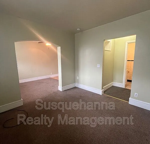 134 College Ave — Photo 6