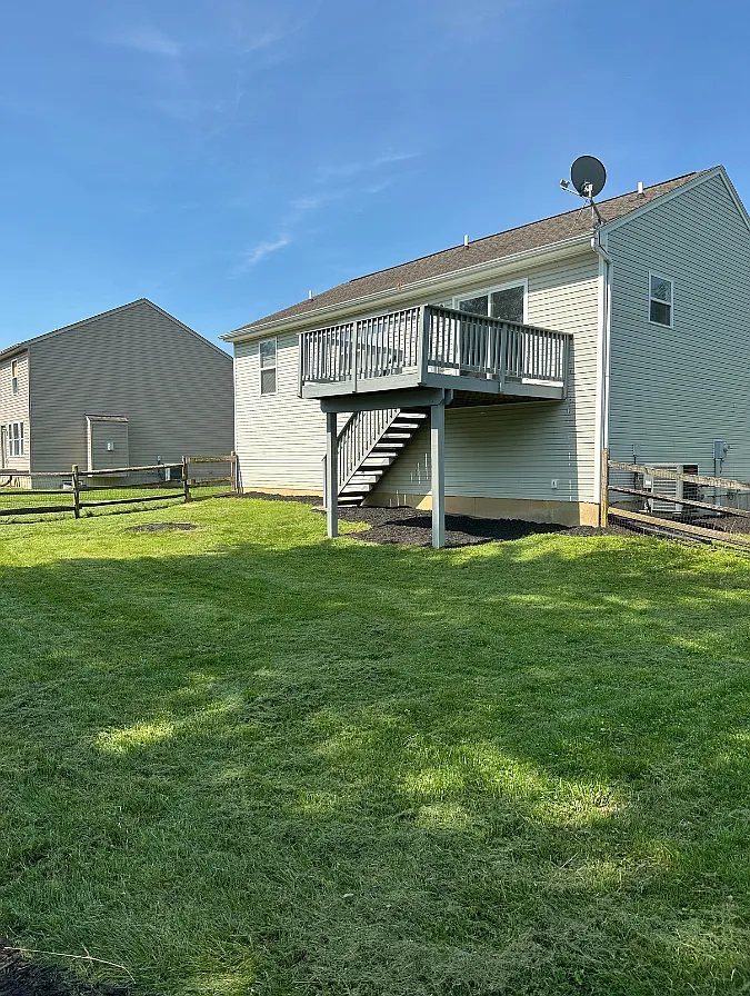 5 bed, 1095 sqft, $2,090 — Photo 2