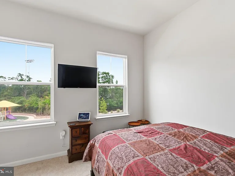 3469 Carnaby St — Photo 27