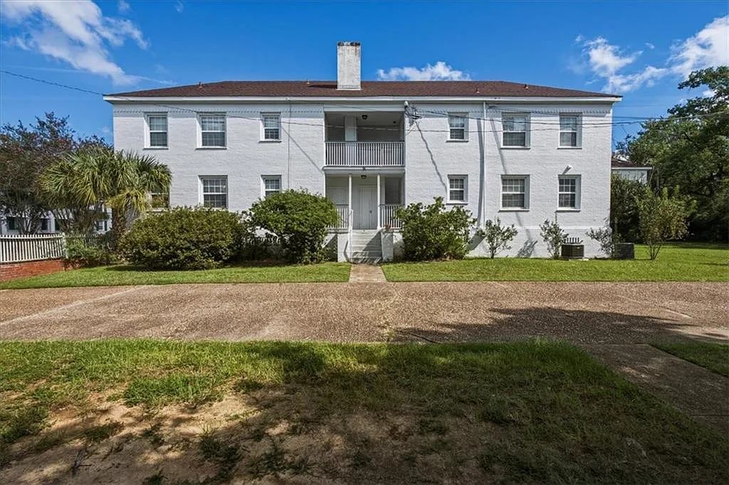 1 bed, 1.0 bath, 792 sqft, $1,100 — Photo 3