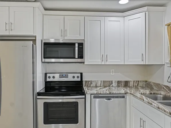 1517 N Grandview St, Mount Dora, FL