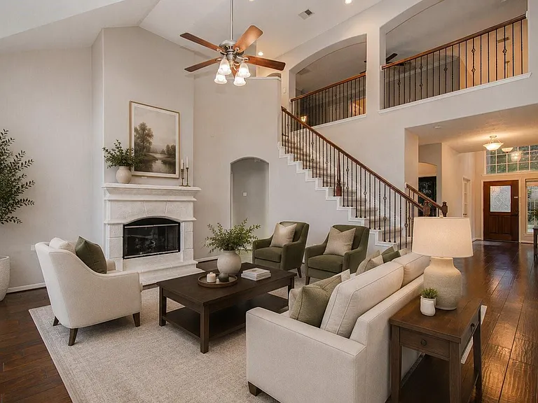 302 Trillium Dr — Photo 7