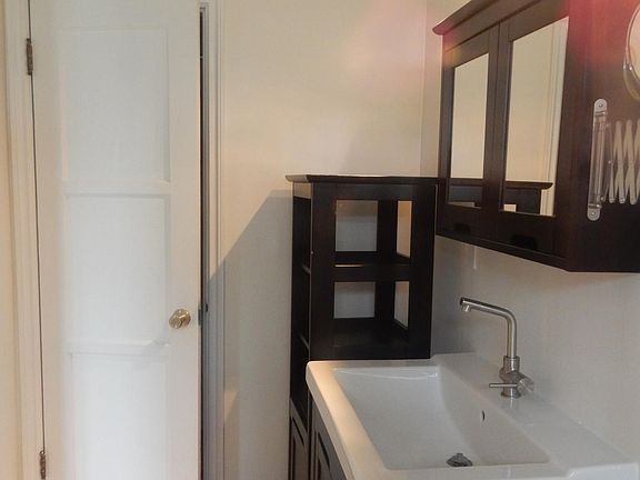 5th image of 1015 N Doheny Dr APT 11