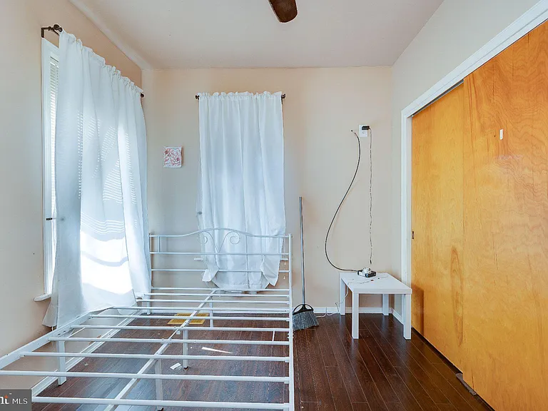 126 E Washington St — Photo 19