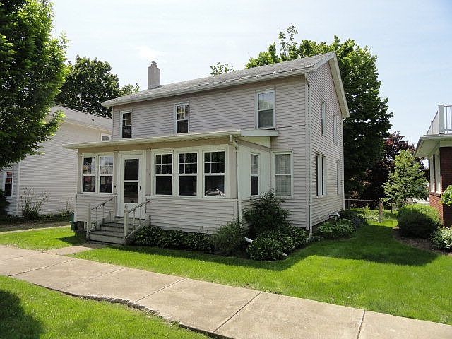 2nd image of 205 Erie St