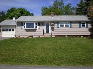 41 Arrowhead Ln, Portsmouth, RI 02871