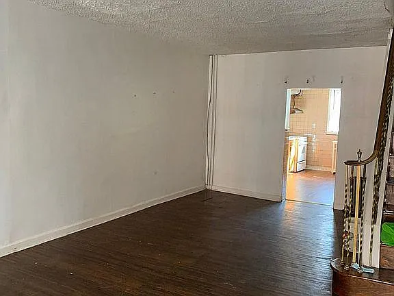 828 Watkins St — Photo 6