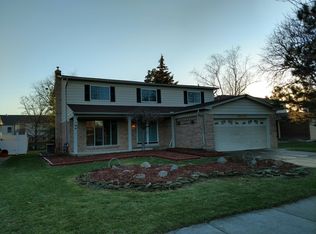 5915 Wedgewood Rd, Canton, MI 48187