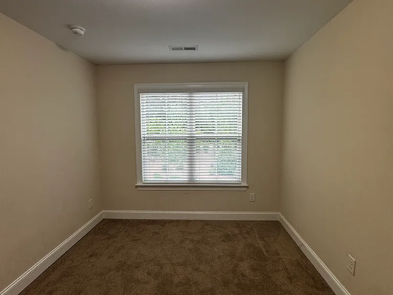 1252 United Ct — Photo 11