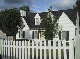 200 Raintree Ln, Hopkins, SC 29061