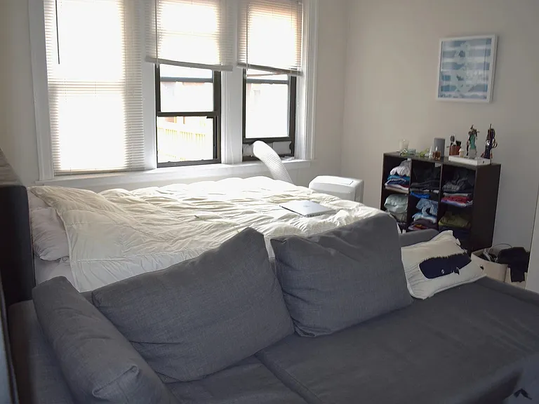 W Cornelia Ave — Photo 5