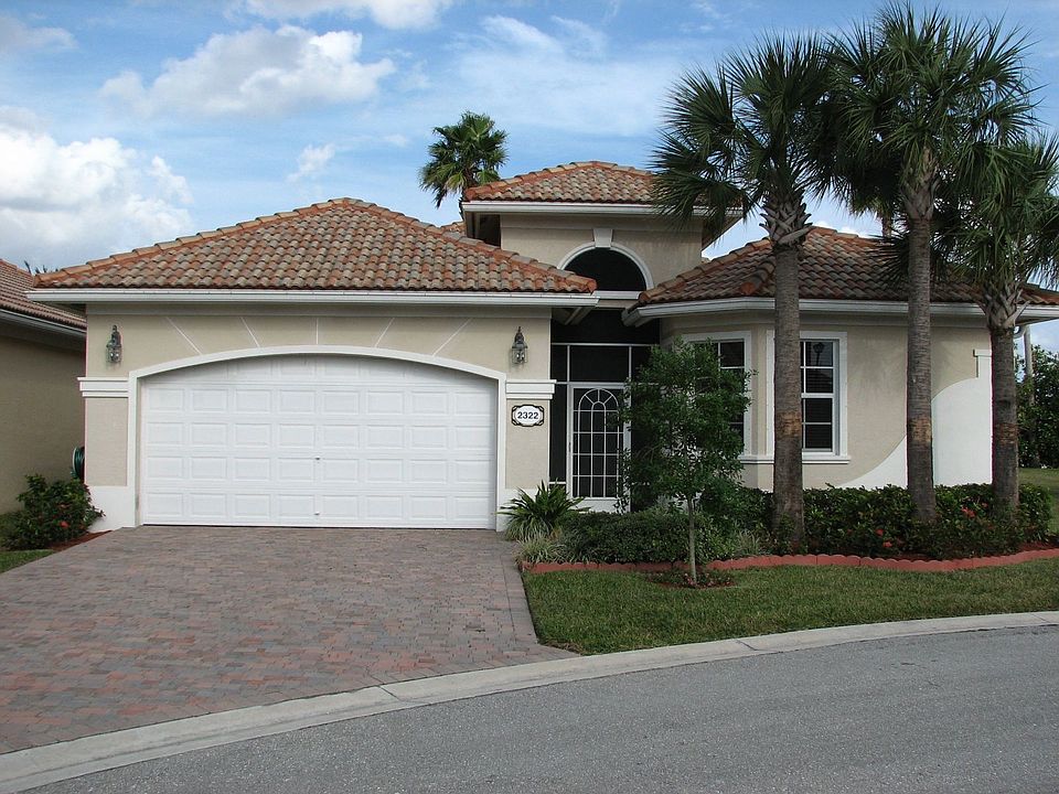 Front view (Cul-de-sac location)