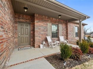 793 E Cypress Ct, Siloam Springs, AR 72761