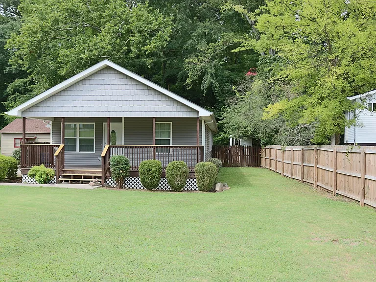 211 Martin Rd — Photo 41