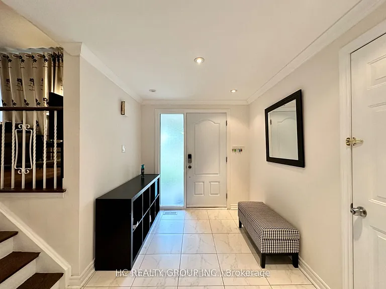 35 Lailey Cres — Photo 17