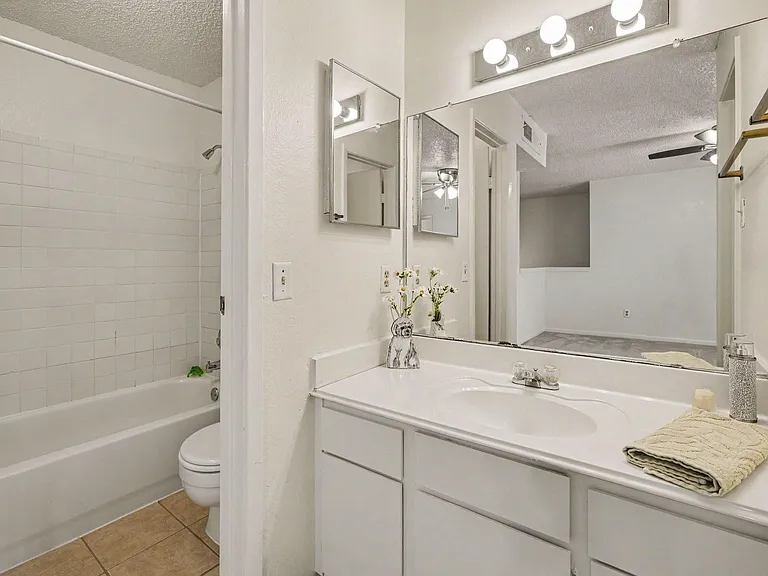 1900 Bay Area Blvd #123 — Photo 17