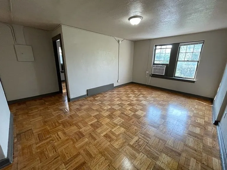 1626 D Street Apartments — Photo 44
