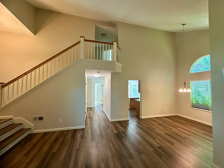 390 Brians Ct — Photo 7