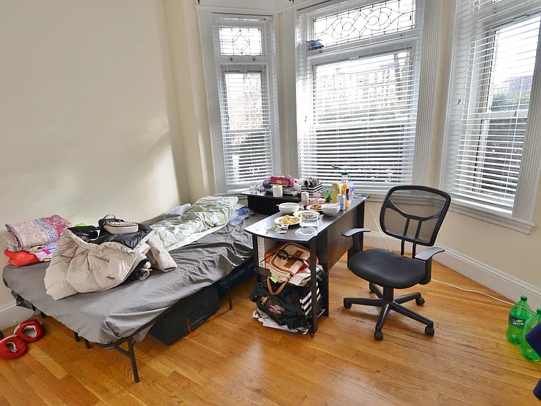 56 Queensberry St #8 — Photo 11