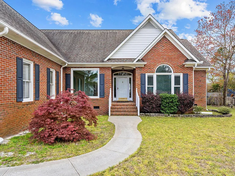 5044 Crosswinds Dr — Photo 2