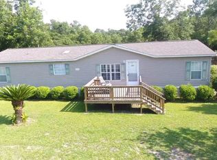 310 E Willow Lake Dr, Metter, GA 30439