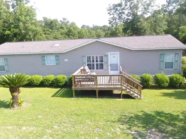 310 E Willow Lake Dr, Metter, GA 30439