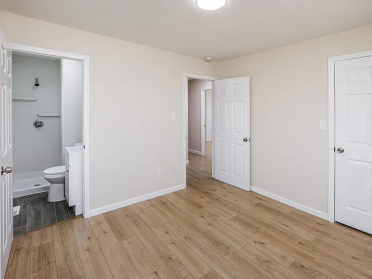 211 Rhode Island Cir — Photo 6
